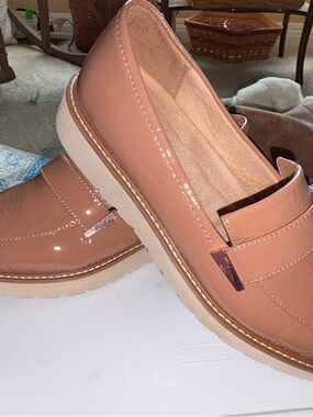 Naturalizer Patent Penny Loafers in Blush  pink 8.5 new without box. Tried on